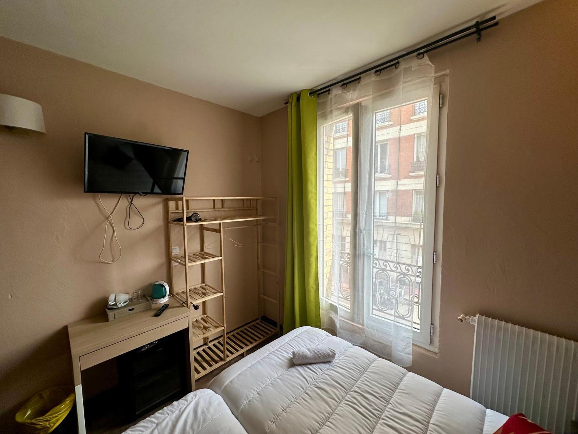 Hotel Victor Hugo Clamart Bagian luar foto