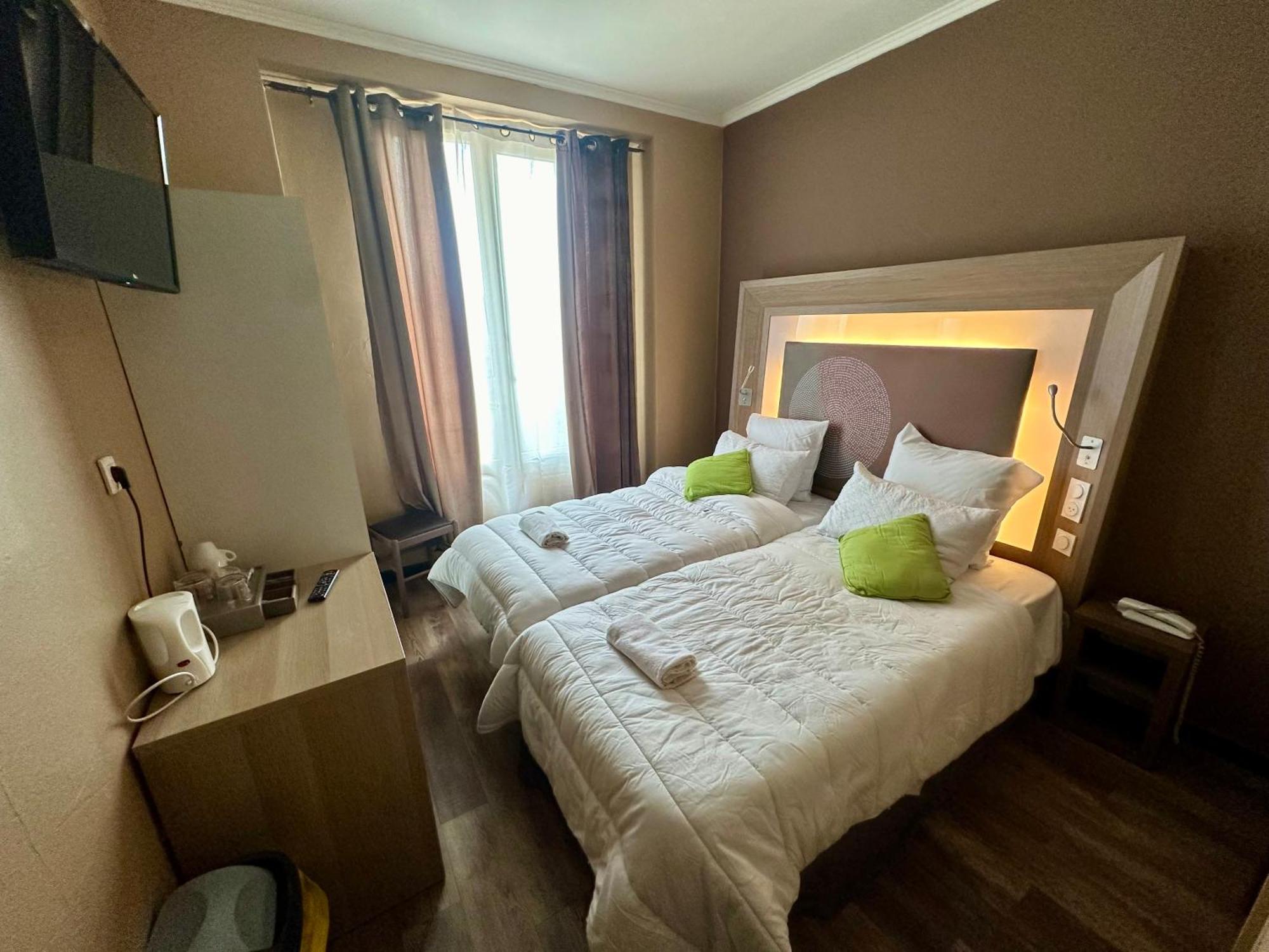 Hotel Victor Hugo Clamart Bagian luar foto