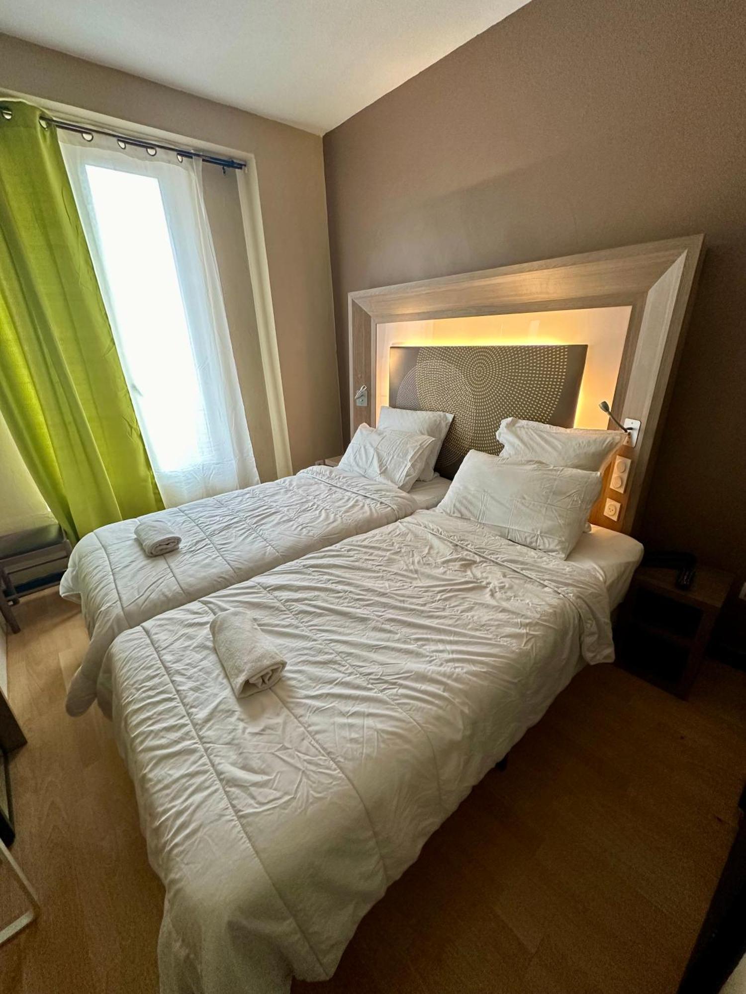 Hotel Victor Hugo Clamart Bagian luar foto