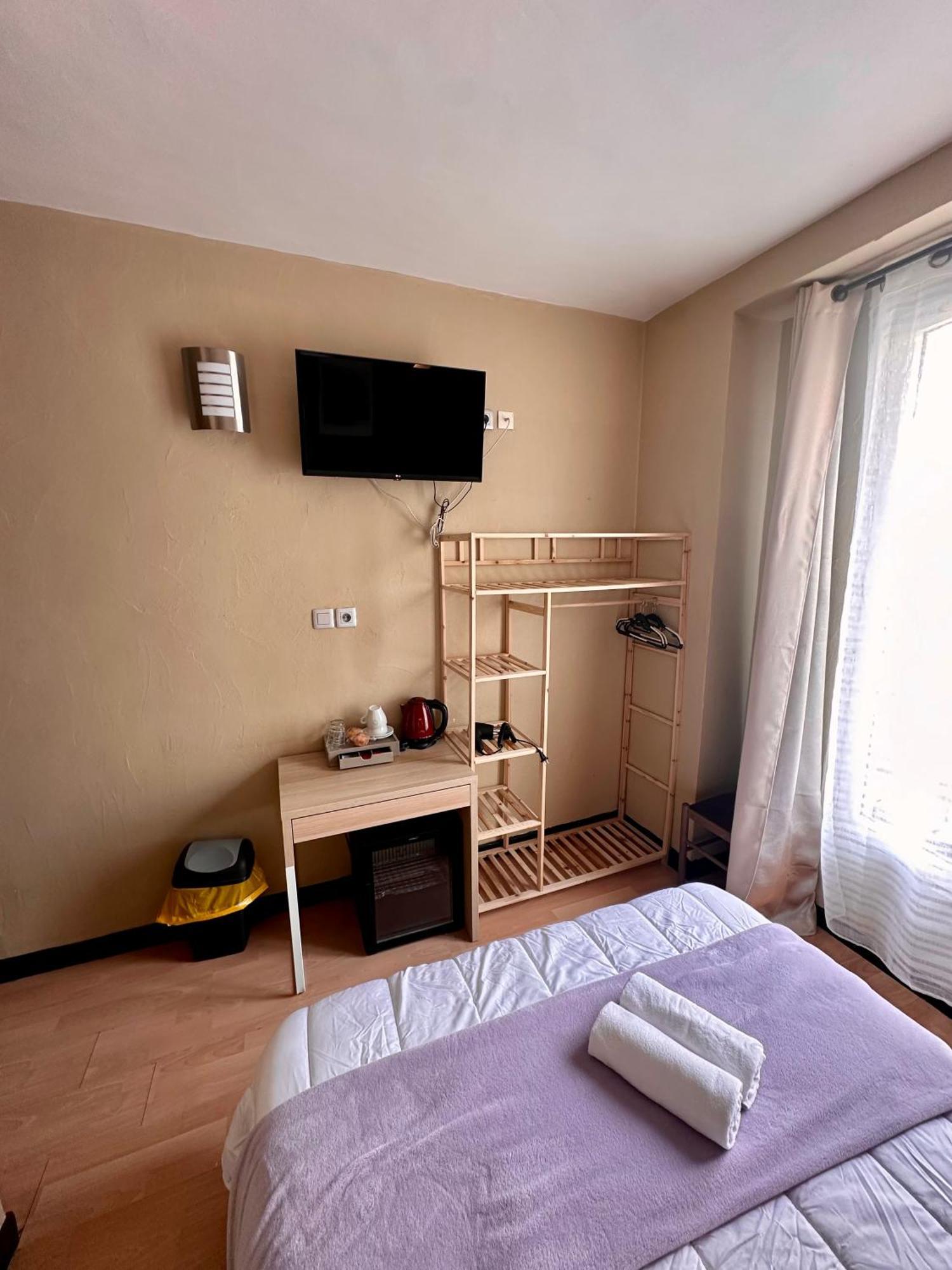 Hotel Victor Hugo Clamart Bagian luar foto